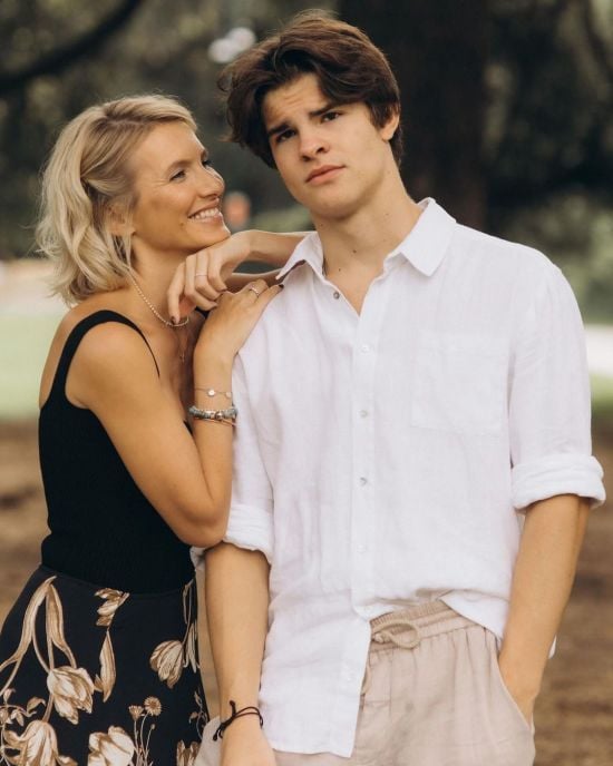 Єлизавета Юрушева показалася з 17-річним сином-красенем і привітала його з важливим святом