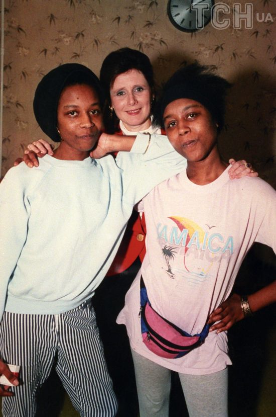 Сестра почала говорити лише після смерті своєї близнючки у 29 років: моторошна історія та фото