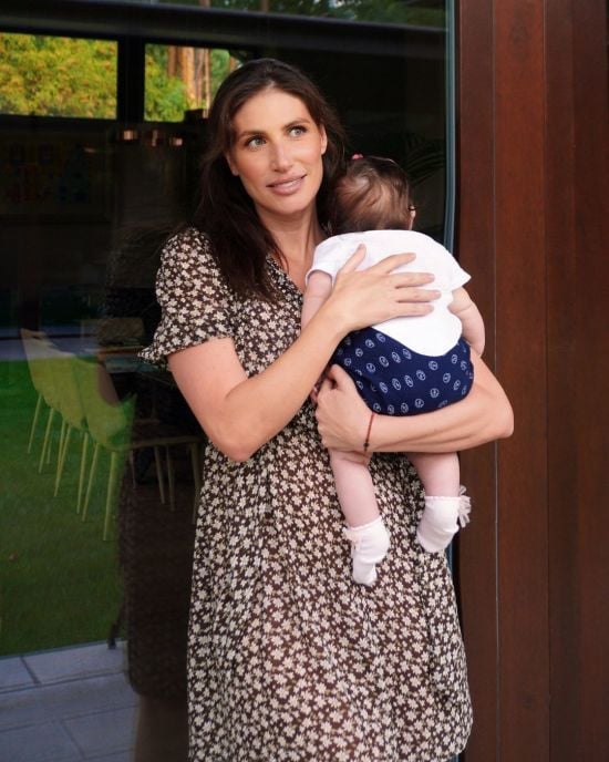 Дружина Тігіпка приголомшила, як змінилася її фігура на третій місяць після пологів: фото до і після