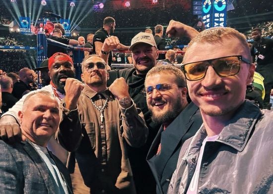 Усик відреагував на сенсаційну поразку Джошуа нокаутом від Дюбуа (відео)