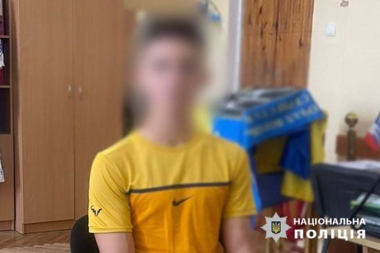 У Києві на футбольному майданчику вибухнула граната: поліція знайшла підривника