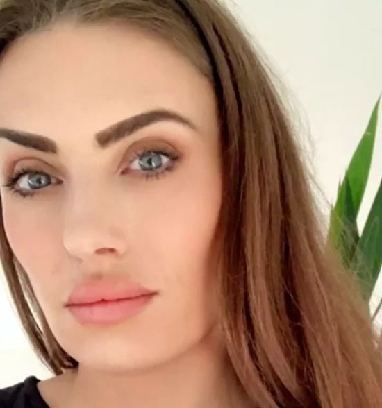 Близькі вважали мертвою: газета випадково опублікувала некролог про власницю салону краси (фото)