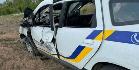 У Куп'янську дрон окупантів атакував поліцейське авто: є загиблий та поранені