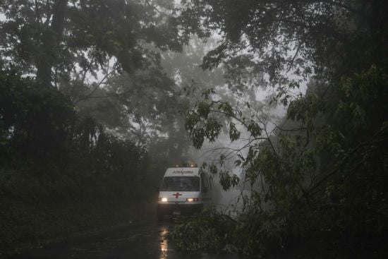 На Херсонщині російський дрон атакував "швидку":постраждали фельдшер і водій