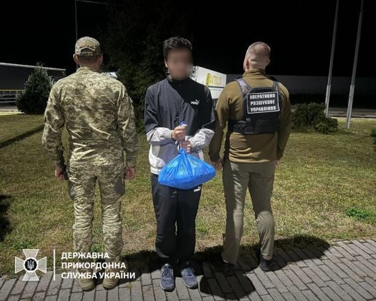 Чоловік хотів втекти з України, але проспав зупинку: чим усе закінчилось