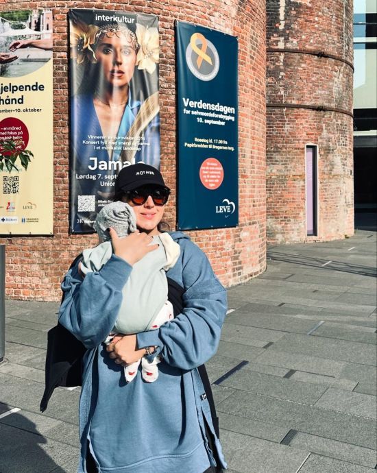 Джамала показалася з крихітним сином і зізналася, що їй допомагає відновлюватися після третіх пологів