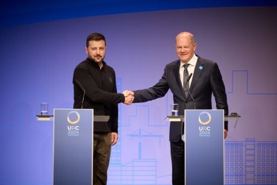 Зеленський і Шольц провели переговори у незвичному форматі