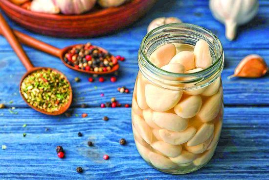 Як замаринувати часник: рецепти на зиму, по - корейськи, в олії