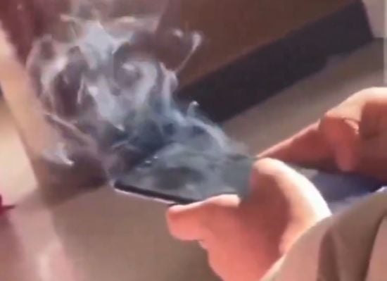 "Убивче" оновлення iOS 18: користувачі iPhone скаржаться на проблеми з акумуляторами "Убивче" оновлення iOS 18: користувачі iPhone скаржаться на проблеми з акумуляторами