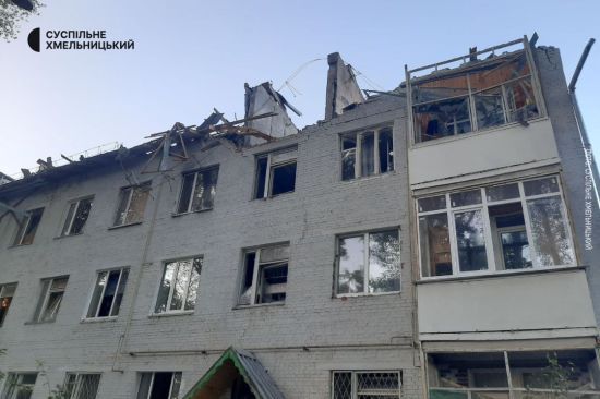 Вибухи на Хмельниччині: влада повідомила про масову атаку "Шахедів"