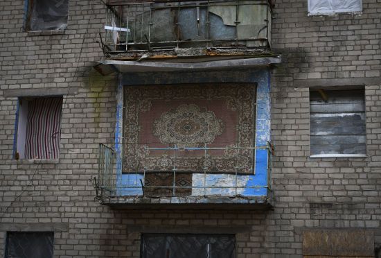 Окупанти скинули авіабомбу на Охтирку: пошкоджено багатоповерхівку