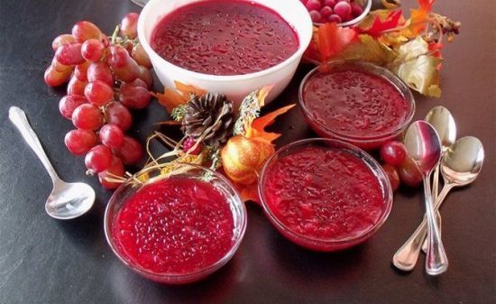 Готуємо виноградний соус: ідеально підійде до м'ясних страв, птиці