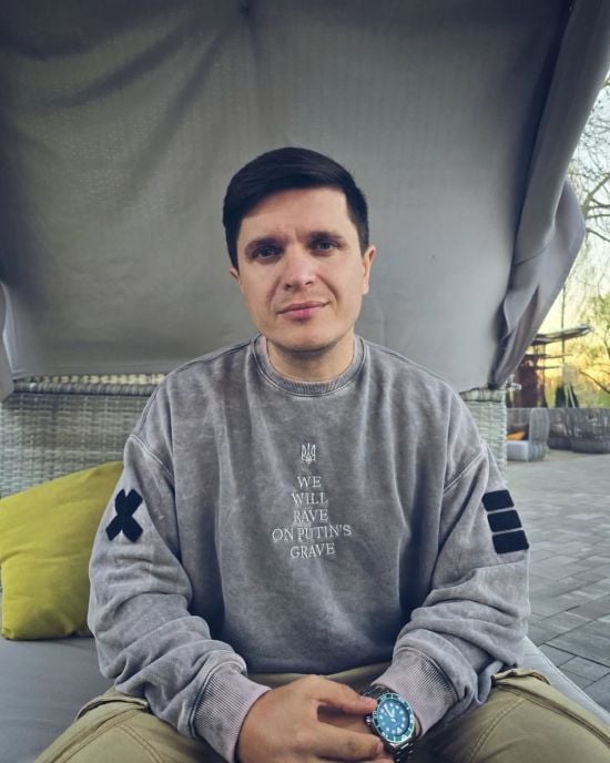 Анатолій Анатоліч виїхав за кордон з доньками й розкрив причину: "Можу виїжджати"