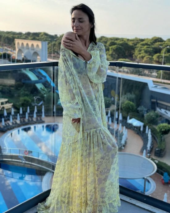 Ілона Гвоздьова показала маму-красуню та як відпочила з нею за кордоном: "Наново розквітаєш"