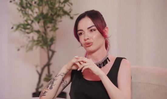 Відома співачка у сльозах висловилася про стосунки з гумористом Середою на тлі кризи: "Болюча тема"