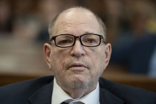 Ув'язненого на 16 років Гарві Вайнштейна забрали до лікарні та екстрено прооперували