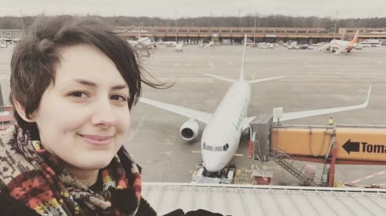 Жінка з об'єктофілією закохалася в Boeing 737: що відомо про їхні 9-річні стосунки (фото)