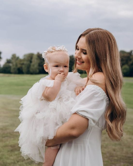 Наталія Островська показалася в лікарні і розповіла про хворобу 9-місячної донечки