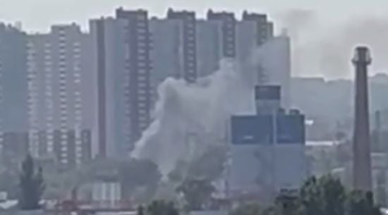 Над Києвом підіймається сизий дим: що горить