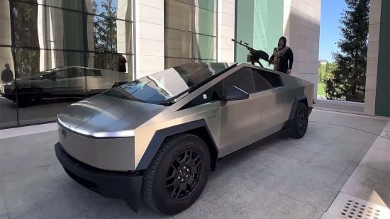 Кадиров пожалівся на Маска, який “дистанційно відключив” йому подарований Cybertruck