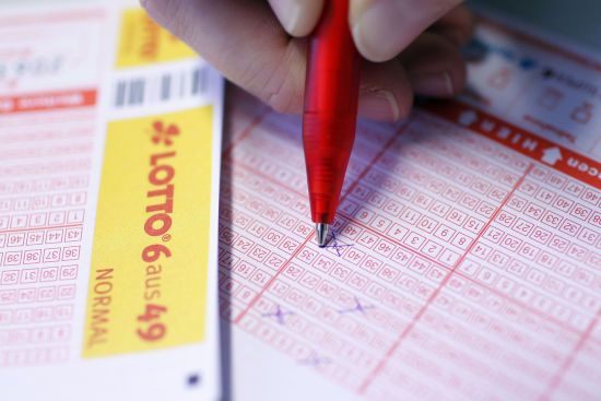 Жінка скасувала відпустку і отримала $500 000: що сталося