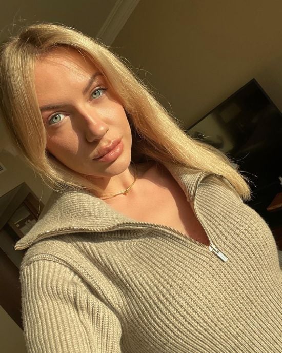 Леся Нікітюк показалася вдома у батьків і розповіла, як з мамою та племінницею час проводить