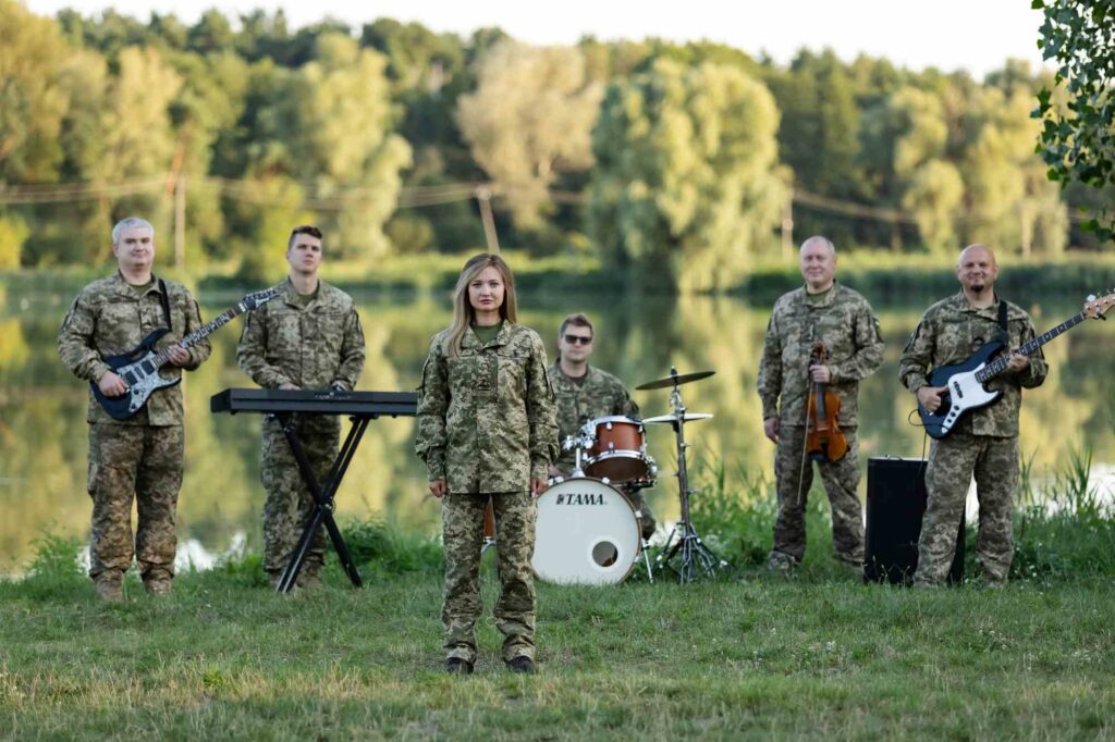 Охтирчанка презентувала свою версію пісні та музичного відео «Материнська любов» автора та композитора Миколи Мозгового