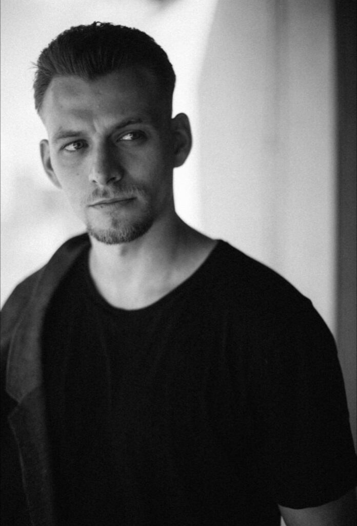 Small Talk: Ілля Мірошніченко про незалежний танцювальний театр