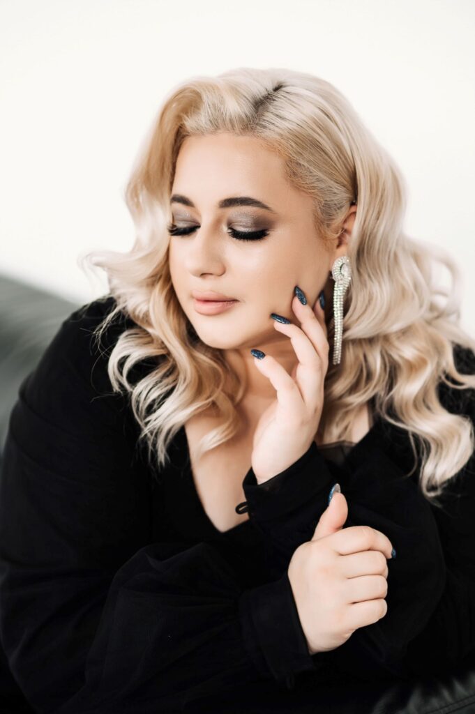 Тепла та ніжна: премʼєра пісні «Подруга» від української співачки та блогерки ALESIA M