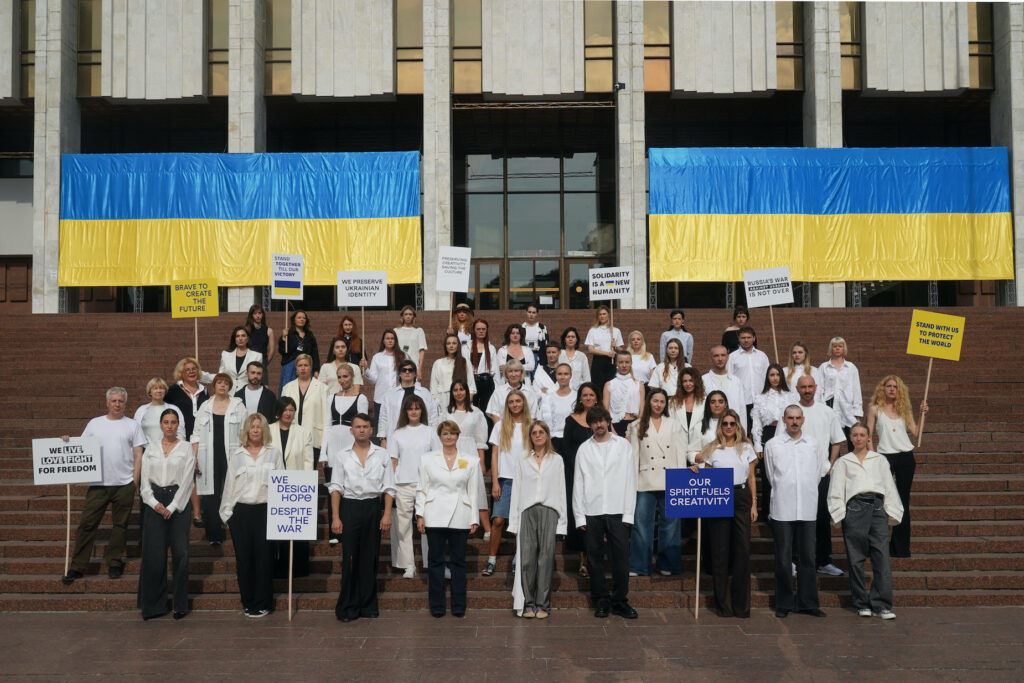 Opening Manifest: історичний сезон Ukrainian Fashion Week відкрила спільна заява представників української fashion-індустрії