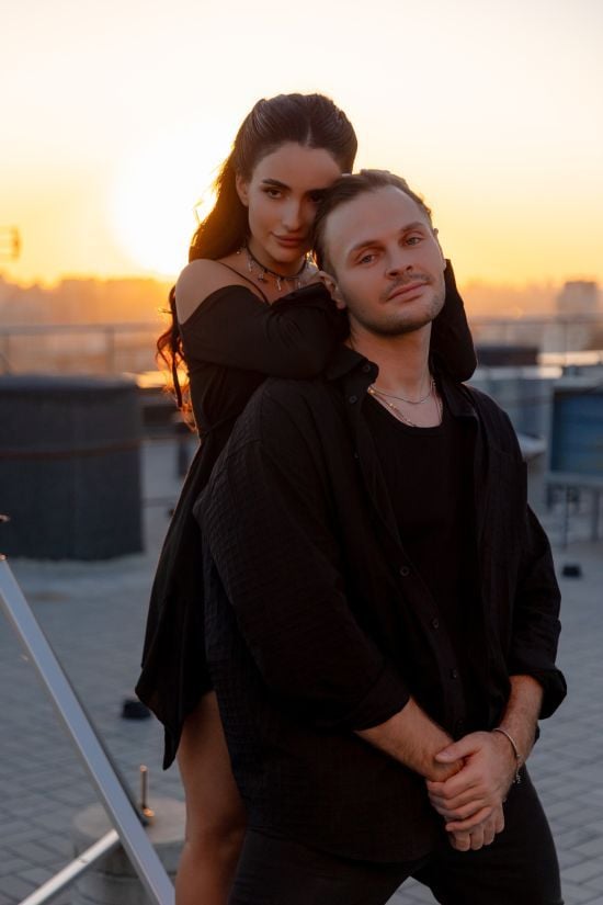 Анна Трінчер у спокусливому відео показала свого екскоханця – відомого співака