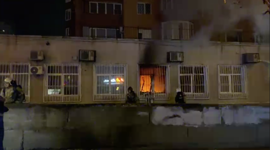 У Пермі жінки спалили офіс "Єдиної Росії" (фото)