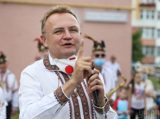 Садовий про мобілізацію: Якби людина, яка хоче воювати, могла отримати 500 тисяч, ми б мали значно більше охочих