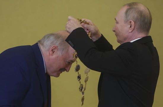 "Захід уже б нас розбомбив": Лукашенко похвалив Путіна за зміни в ядерній доктрині