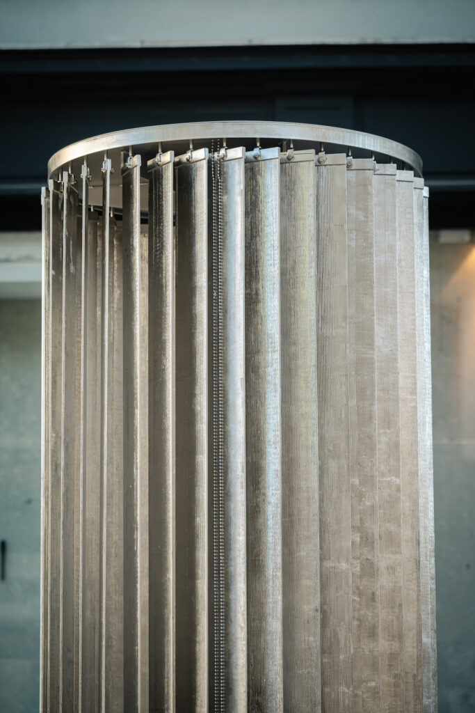 Мартін Маржела представив першу публічну артроботу