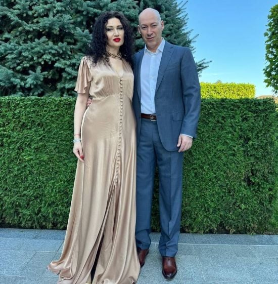 Дмитро Гордон замилував романтичним фото з дружиною і ніжно привітав її з 40-річчям