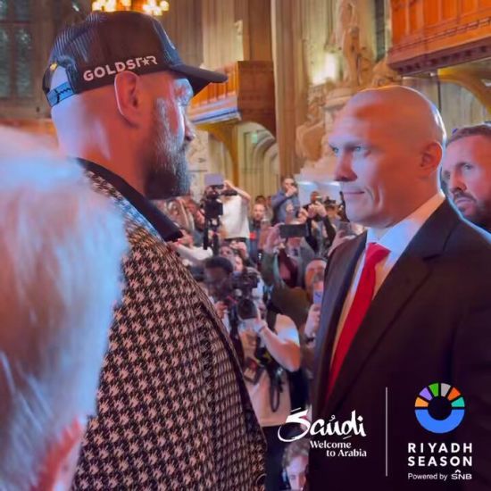 Усик та Ф'юрі провели першу битву поглядів перед реваншем (відео)