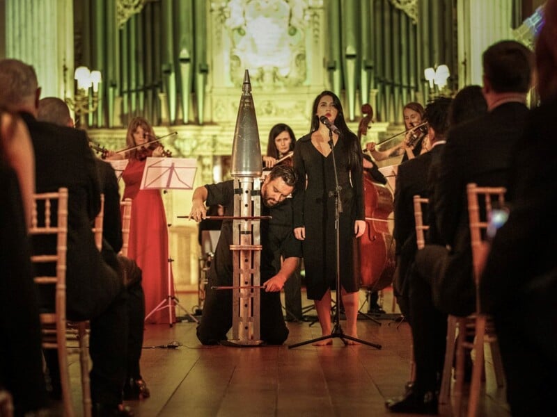 Композитор Григорів зіграв в Оксфорді на російській ракеті, "компоненти якої замінили на струни". Фото Композитор Григорів зіграв в Оксфорді на російській ракеті, "компоненти якої замінили на струни". Фото