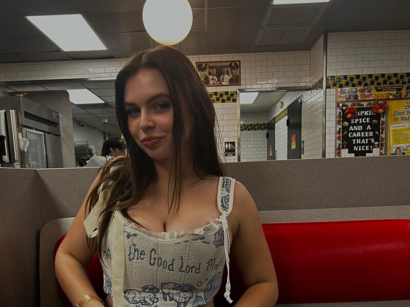 "Так було завжди". 18-річна донька Фреймут показала себе в дитячому й дорослому віці