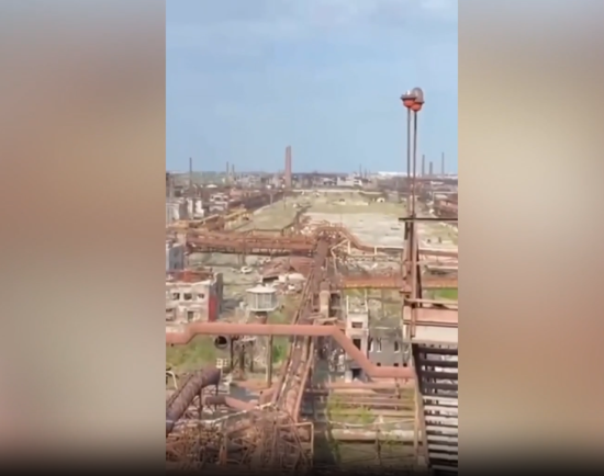 Метал доведеться вивозити роками: який вигляд зараз має "Азовсталь" у Маріуполі (відео)