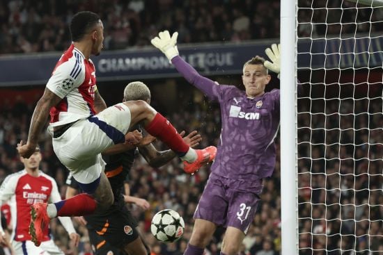 "Шахтар" з автоголом та відбитим пенальті Різника поступився "Арсеналу" в Лізі чемпіонів (відео)