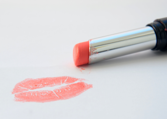 Приберіть негайно: стилісти назвали відтінки помади, які додають віку абсолютно всім зрілим жінкам Приберіть негайно: стилісти назвали відтінки помади, які додають віку абсолютно всім зрілим жінкам