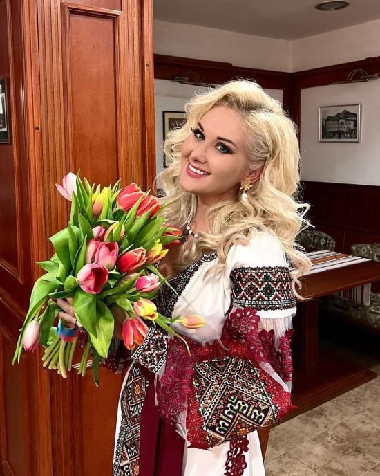 Катерина Бужинська розповіла про 17-річну доньку від ексшлюбу та чи порозумілася вона з вітчимом