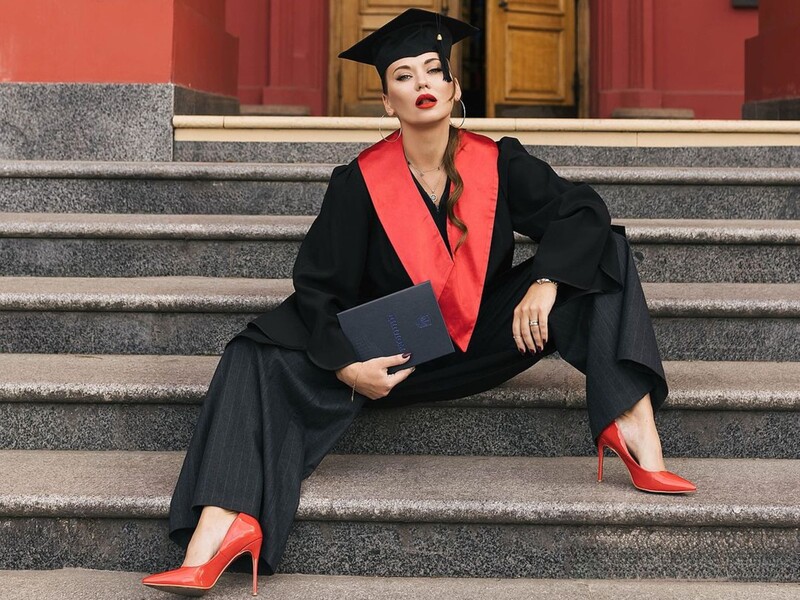 "Це було непросто". Саліванчук здобула диплом психолога й розповіла, чи планує міняти професію