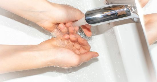 Як правильно мити руки: покрокова інструкція