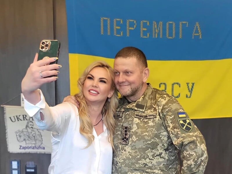 "Він сказав: "А як же діти?" Камалія розповіла, яку пораду дав їй Залужний, коли вона розлучалася із чоловіком "Він сказав: "А як же діти?" Камалія розповіла, яку пораду дав їй Залужний, коли вона розлучалася із чоловіком