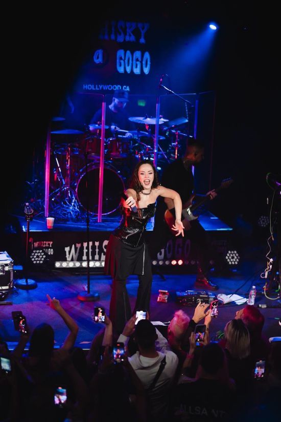 Гурт The Hardkiss розкрив, скільки коштів з концертів за кордоном зібрав для ЗСУ і на що вони підуть