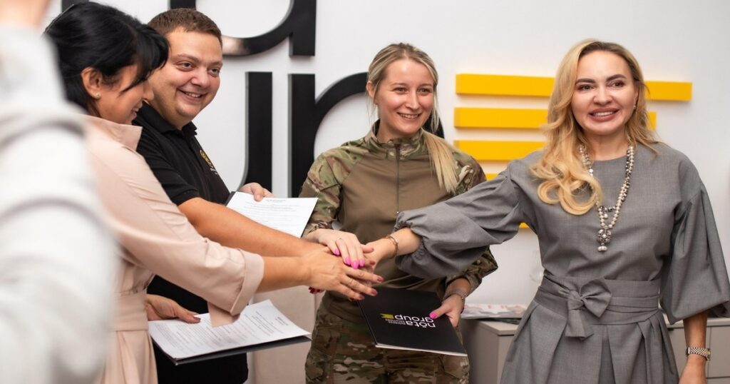 Після бою: реінтеграція та підтримка жінок-захисниць після повернення з фронту Після бою: реінтеграція та підтримка жінок-захисниць після повернення з фронту