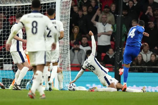 Гучна сенсація в Лізі націй: збірна Англії драматично програла Греції на "Вемблі" (відео)