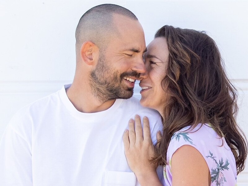 "Залишилася одна в чужій країні". Колега Бєднякова прокоментувала його рішення про розлучення з дружиною